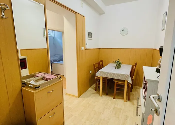 アパート Viler イゾラ